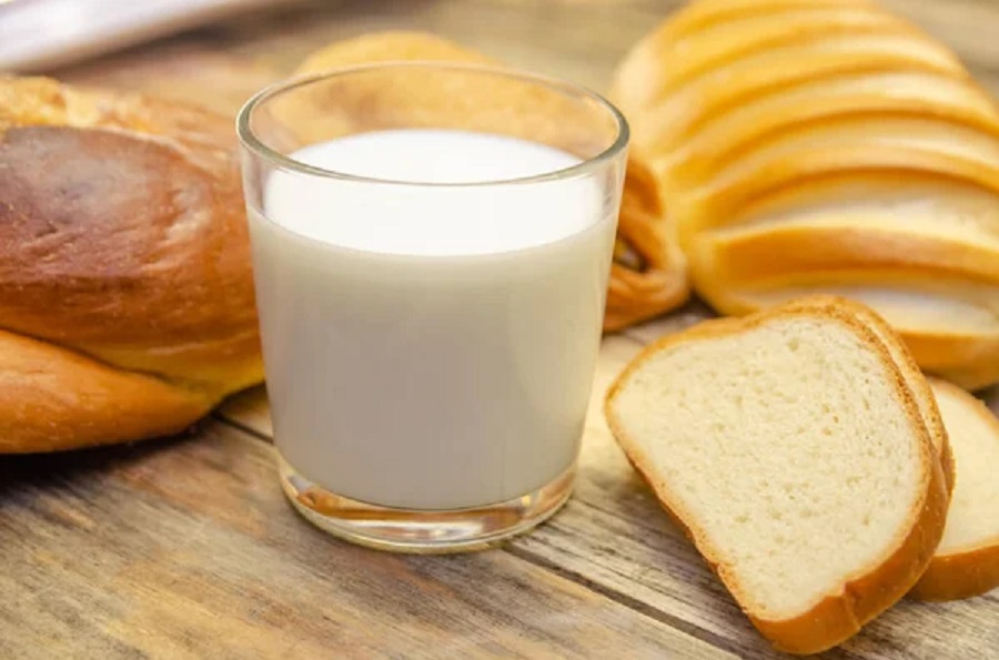 milk with bread