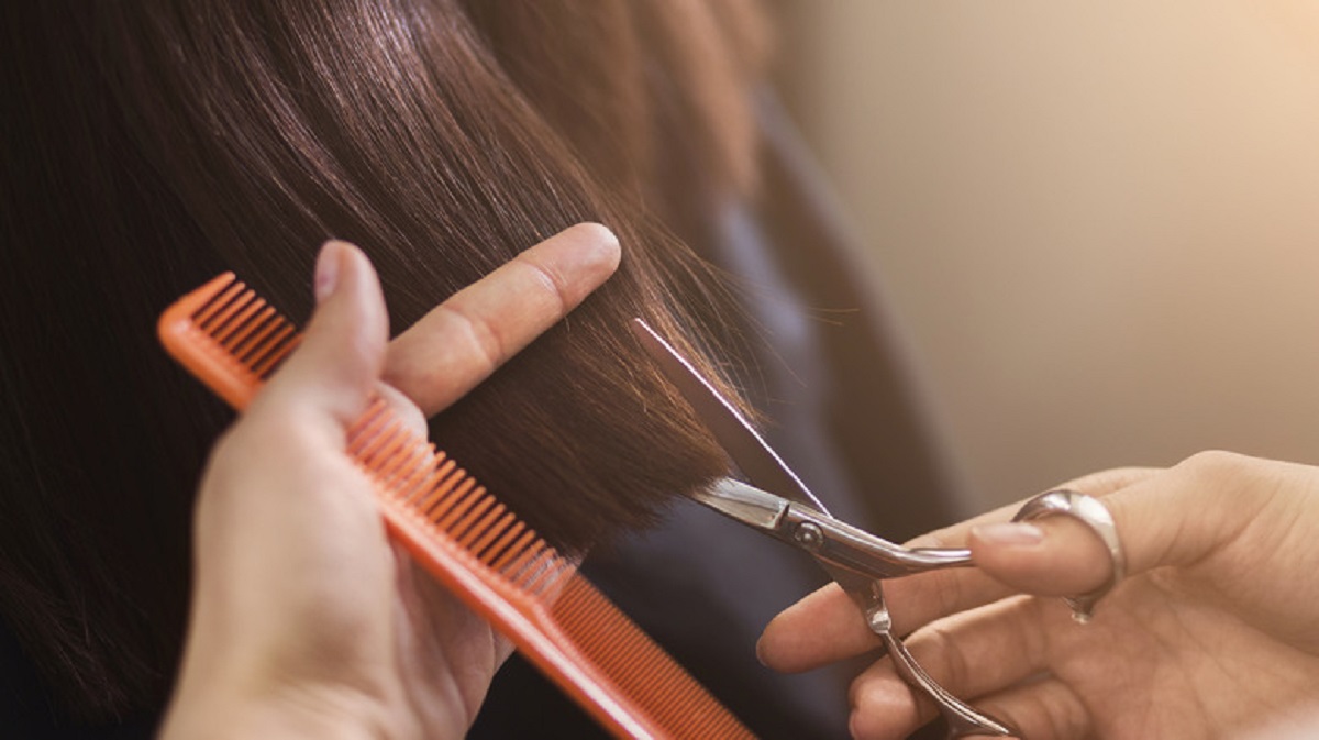 Hair Care Tips: દેશી ઘીમાં આ બે વસ્તુઓ ભેળવીને વાળમાં લગાવવાથી વાળ ખરતા થોડા જ દિવસોમાં દૂર થઈ જશે.