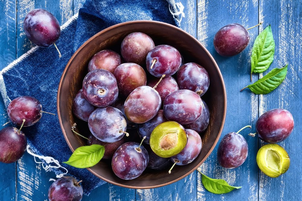 health benefits eating plums 1