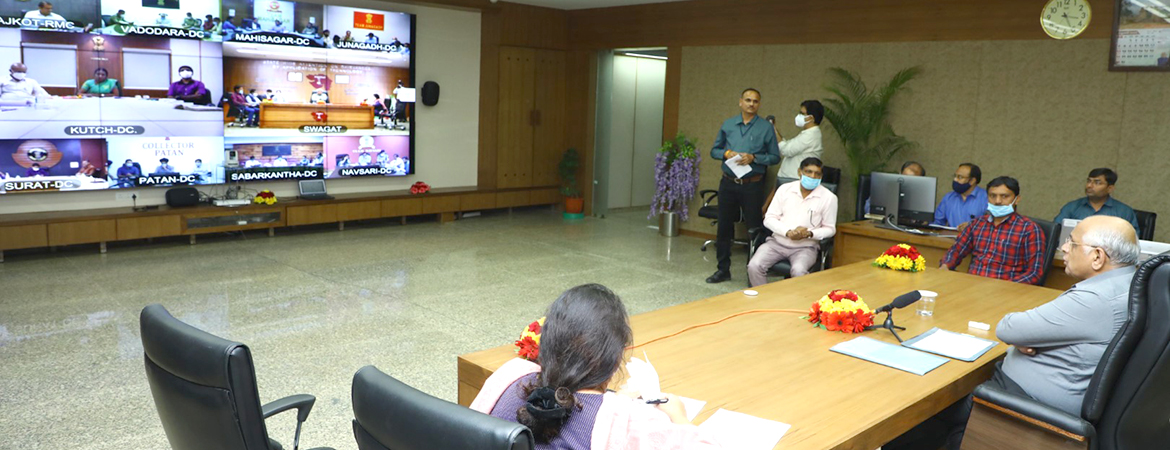 cm interacts through swagat online a public grievance redressal program in gandhinagar