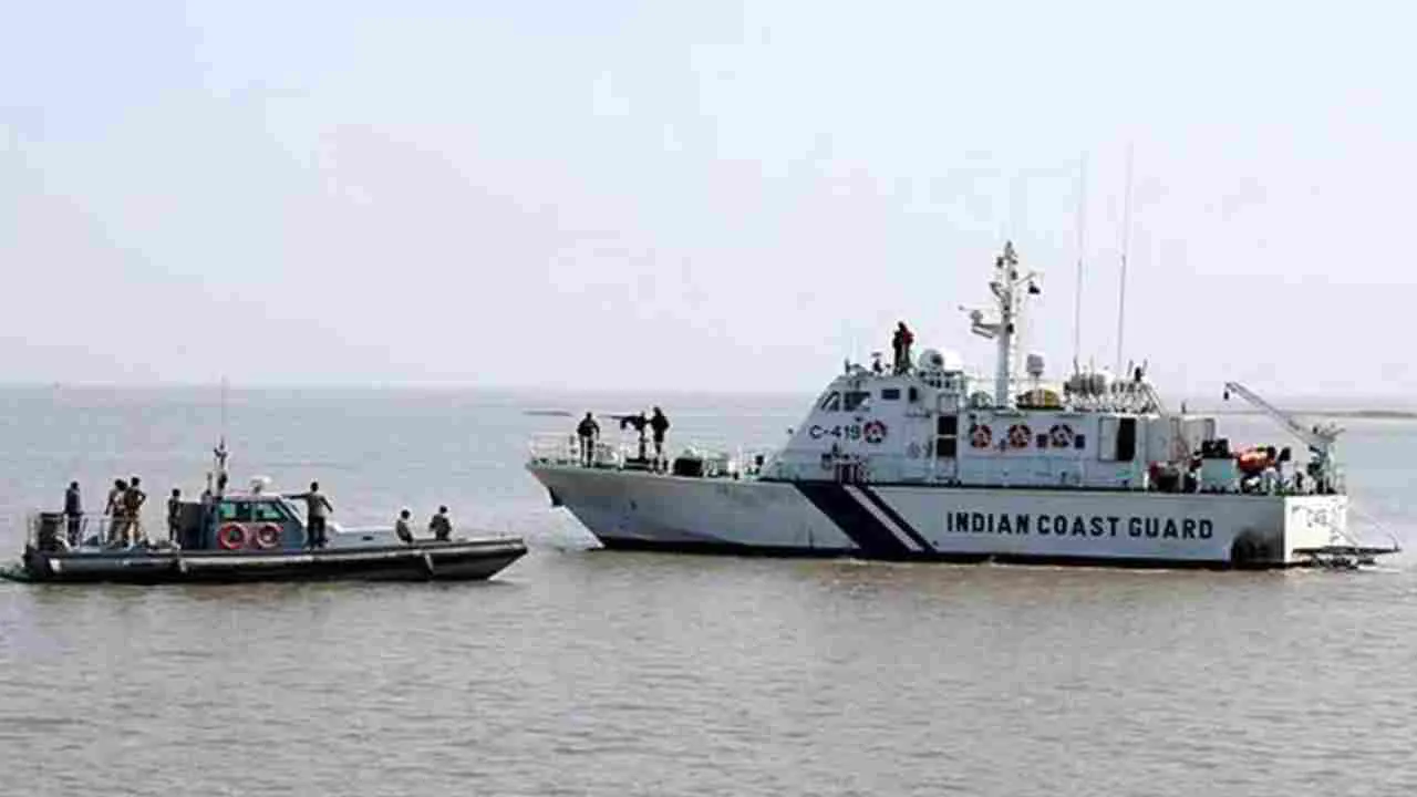9 arrested with drugs worth Rs 280 crore on India Pakistan waters