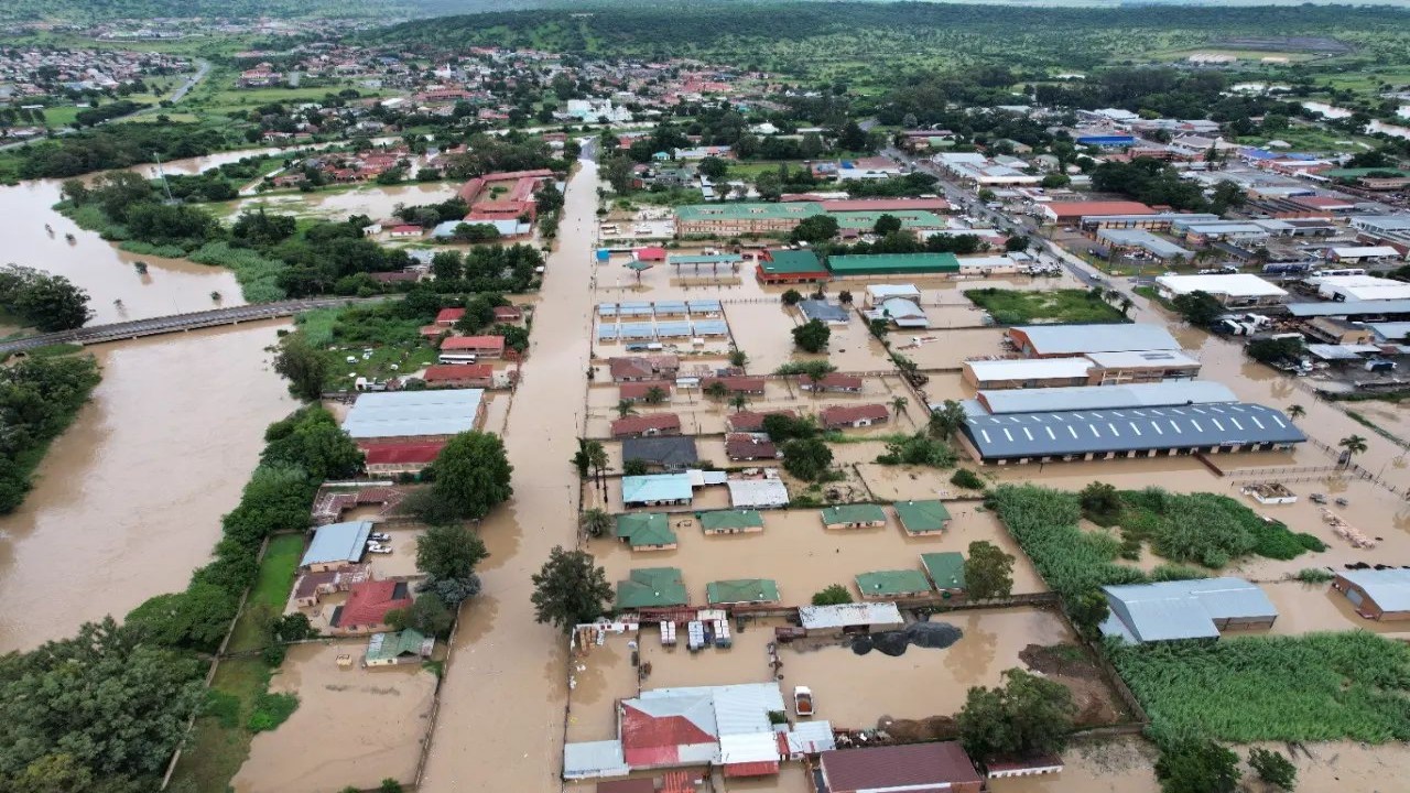 Extreme levels of flood danger were announced in at least 400 places in South Africa