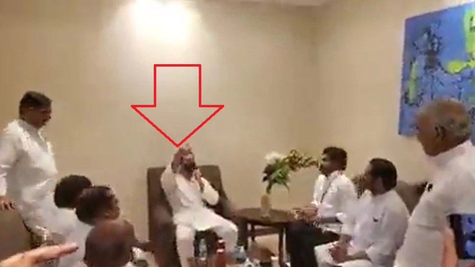 rahul gandhi asks congress workers what to tell before rally bjp leader amit malviya slams