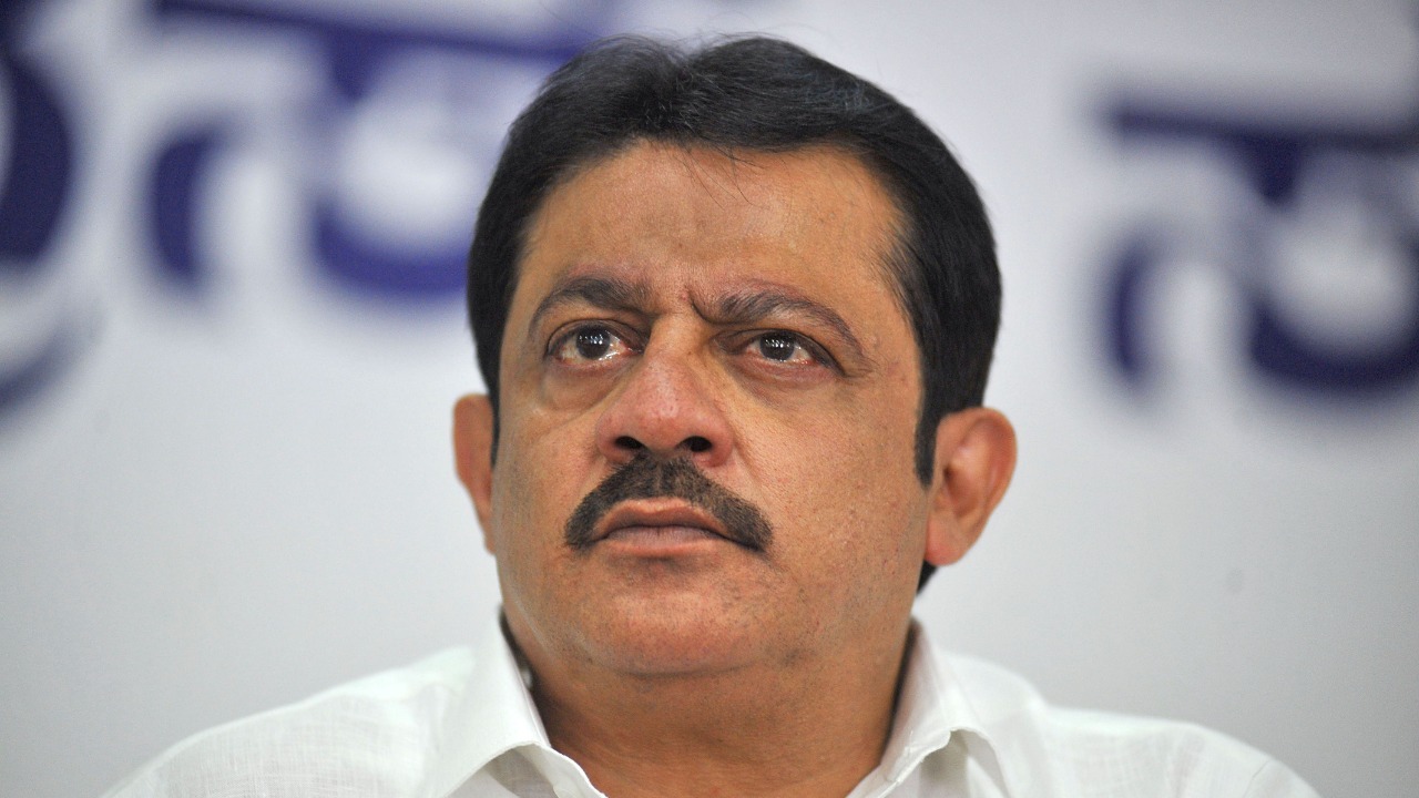 Anti corruption bureau raids Congress leader and MLA Ahmed Khans house in Karnataka