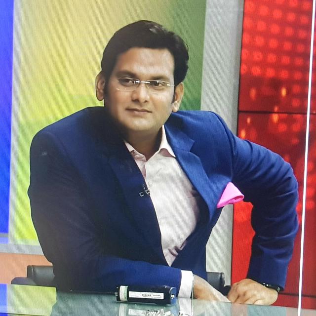 Drama lasts for hours in Uttar Pradesh News anchor arrested in Noida released on bail