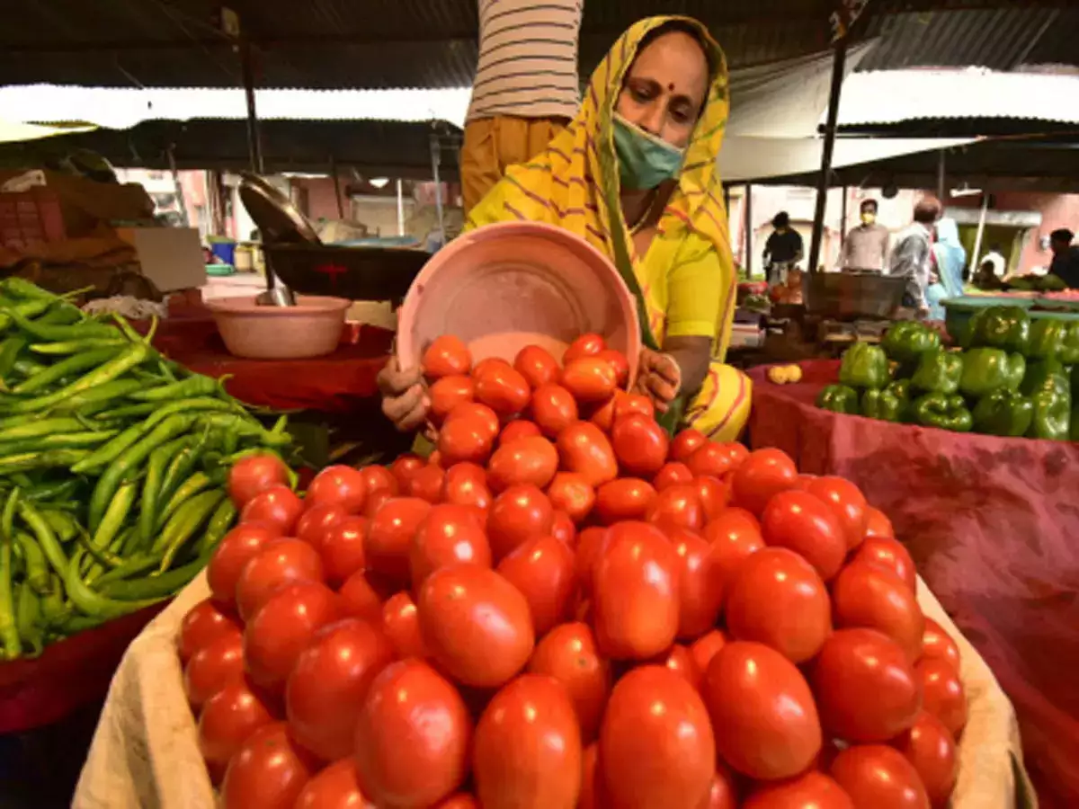 Tomato price hiked by Rs 3 per kg farmers throw it on the highway if not sold in the market