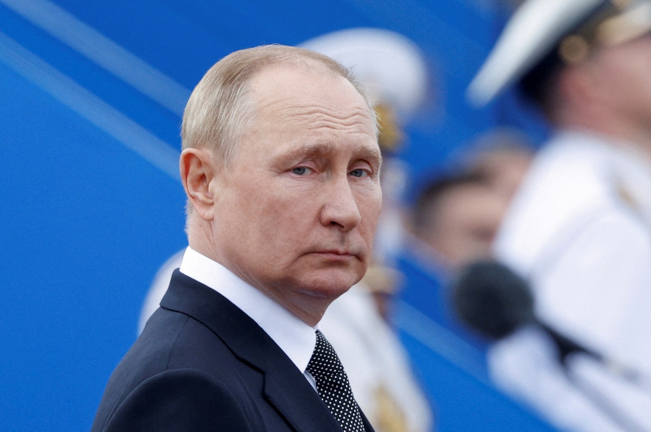 Putin is raining money into Russia this is a different way to conquer Ukraine