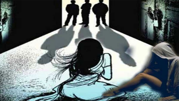A couple went for a walk in Surat 5 people gang raped the girl by taking her lover hostage