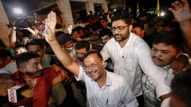 First the alliance broke now the split in the party the resignation of a senior AAP leader
