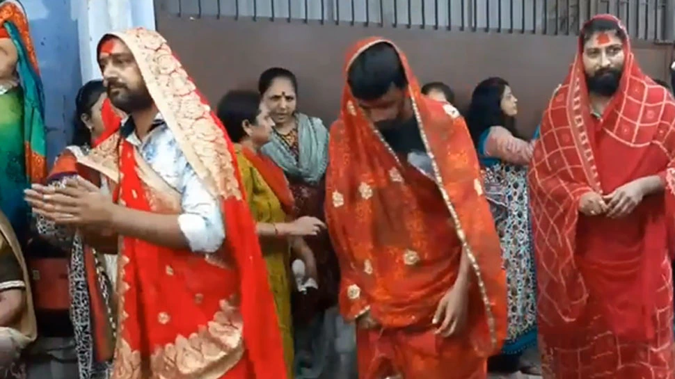 On Navratri men here wear sarees perform garba a 200 year old tradition.