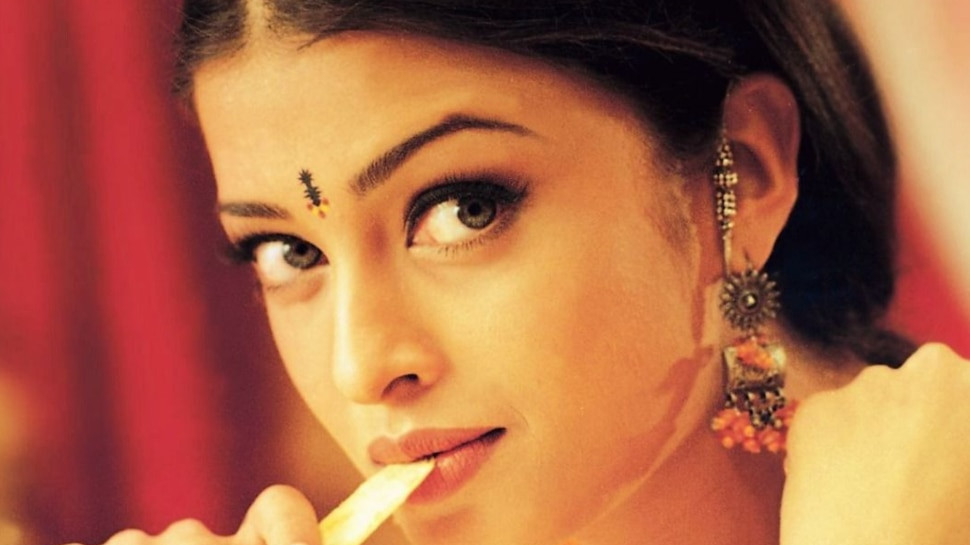When Aishwarya Rais face lit up while talking about Salman Khan she...